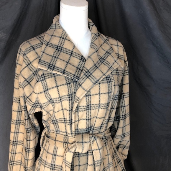 Moda Plaid Teddy Jacket with Belt - Picture 7 of 16